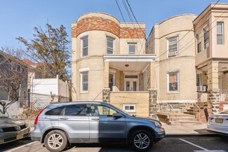540 44th St, Union City, NJ 07087