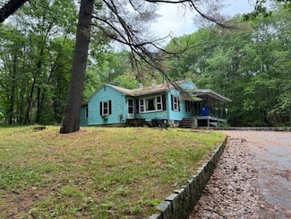 224 E Dunbarton Rd, Goffstown, NH 03045
