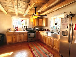 804 Camino Anglada, Taos, NM 87571