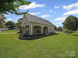 601 S Chapel St, Landis, NC 28088
