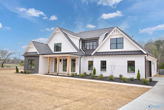 133 Mercury Ln, Madison, AL 35757