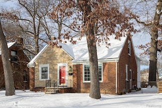 620 Catalpa Dr, Royal Oak, MI 48067