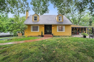 2620 Edgevale Rd, Columbus, OH 43221