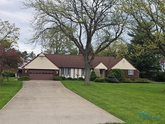 5577 W Little Portage East Rd, Port Clinton, OH 43452