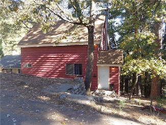 1021 Coulter Pine Rd, Crestline, CA 92325