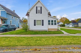 251 N 2nd St, Marine City, MI 48039