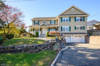 2 Autumn Ave, Clark, NJ 07066