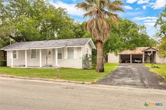 921 S Laurel Ave, Luling, TX 78648