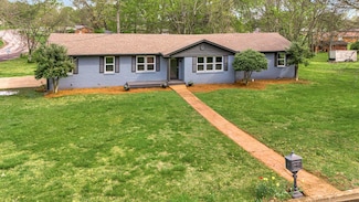 712 Pleasantwood Dr, Mount Pleasant, TN 38474