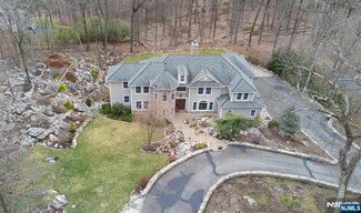 48 Fox Ledge Rd, Kinnelon, NJ 07405