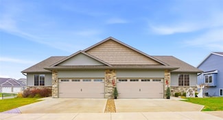 622 Dakota Ave, Tiffin, IA 52340