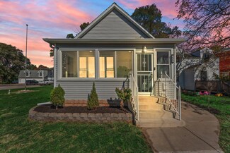 920 Lillian St, Hobart, IN 46342