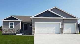 14531 Ironwood Ct, Urbandale, IA 50323