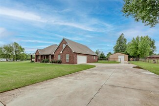 2424 E Karen Terrace, Mustang, OK 73064