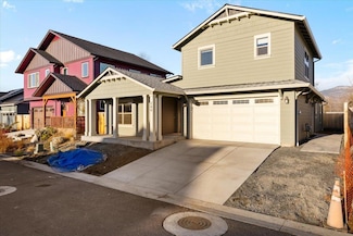 249 Rockfellow Place, Talent, OR 97540