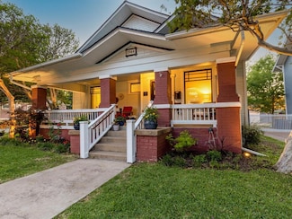 1944 6th Ave, Fort Worth, TX 76110