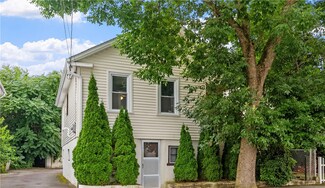 737 Academy Ave, Providence, RI 02908