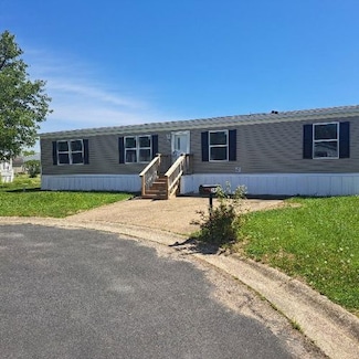 2416 Harbour Town Ct, Evansville, IN 47715