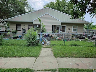 1017 SE Lawrence St, Topeka, KS 66607