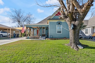 1409 N Robinson St, Cleburne, TX 76031