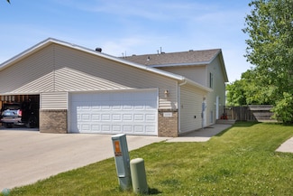 1030 Oak Place, West Fargo, ND 58078
