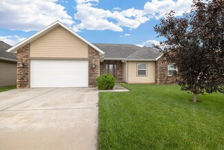 3117 N Albertha Ave, Springfield, MO 65803