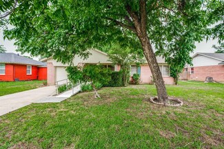 1815 Baxley Dr, Carrollton, TX 75006
