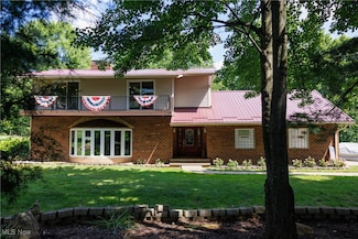 5699 Eastview Dr, Independence, OH 44131