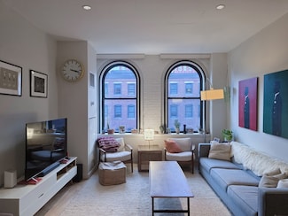 346-354 Congress St Unit 505, Boston, MA 02210