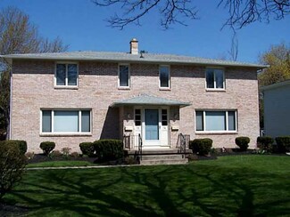 74 Marine Dr, Amherst, NY 14228
