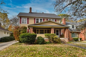 2562 Canterbury Rd, Cleveland, OH 44118