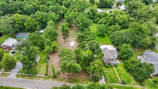 521 Jeff Davis Ave, Waveland, MS 39576