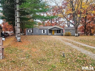 11130 Catatoga Dr, Plainview, IL 62685