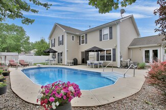 17 Emory St, Howell, NJ 07731