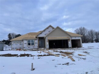 9208 N Poplar Ave, Kansas City, MO 64156