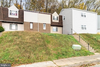 619 Saint Marys Dr, Steelton, PA 17113
