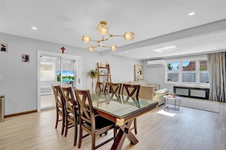 206 Friends Ln, Westbury, NY 11590