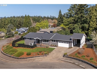 19666 Kapteyns St, West Linn, OR 97068
