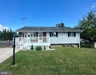 3 Kelbark Ct, Parkville, MD 21234