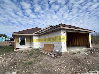 808 W Bates St, Beeville, TX 78102