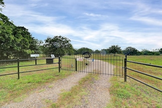 847 Highway 95 S, Smithville, TX 78957
