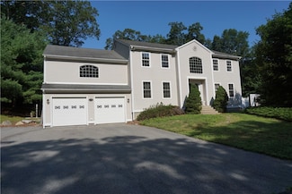 16 Louise Ann Dr, Smithfield, RI 02917