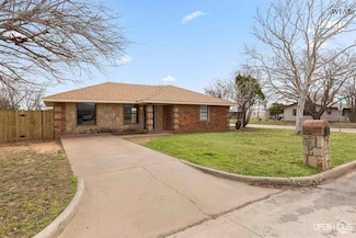 300 E Garden Dr, Iowa Park, TX 76367