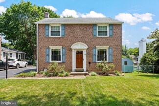 59 Indian Rock Dr, Springfield, PA 19064
