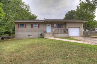 1209 Hearrell Ave, Neosho, MO 64850