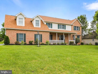 2045 Farmall Dr, Greencastle, PA 17225