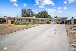 2117 Kingston Place, Bakersfield, CA 93306