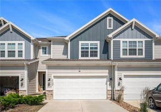 3703 SW Walsh Dr, Lee's Summit, MO 64082