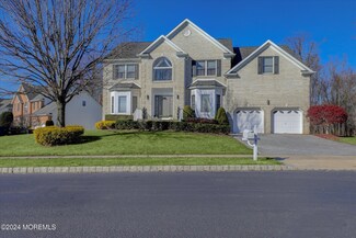 60 Bloomfield Rd, Manalapan, NJ 07726