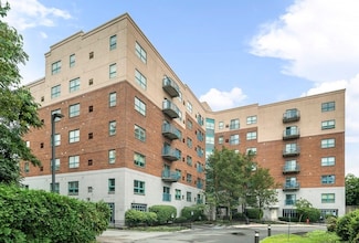 175 Cottage St Unit 515, Chelsea, MA 02150